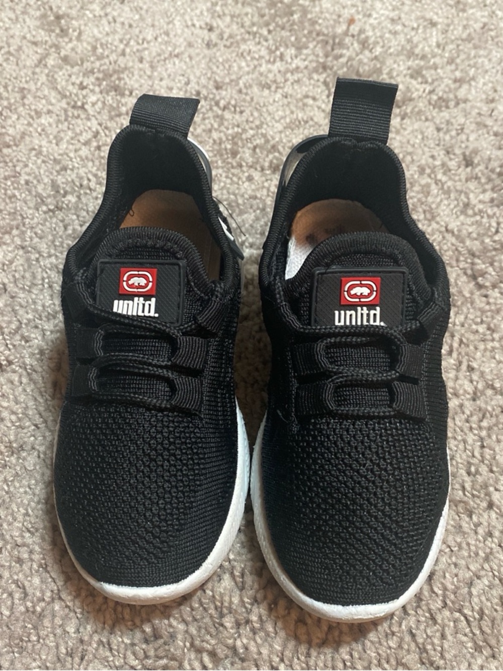 Ecko Unlimited Kids Black Knit Slip-On Sneakers with White Soles size 8
